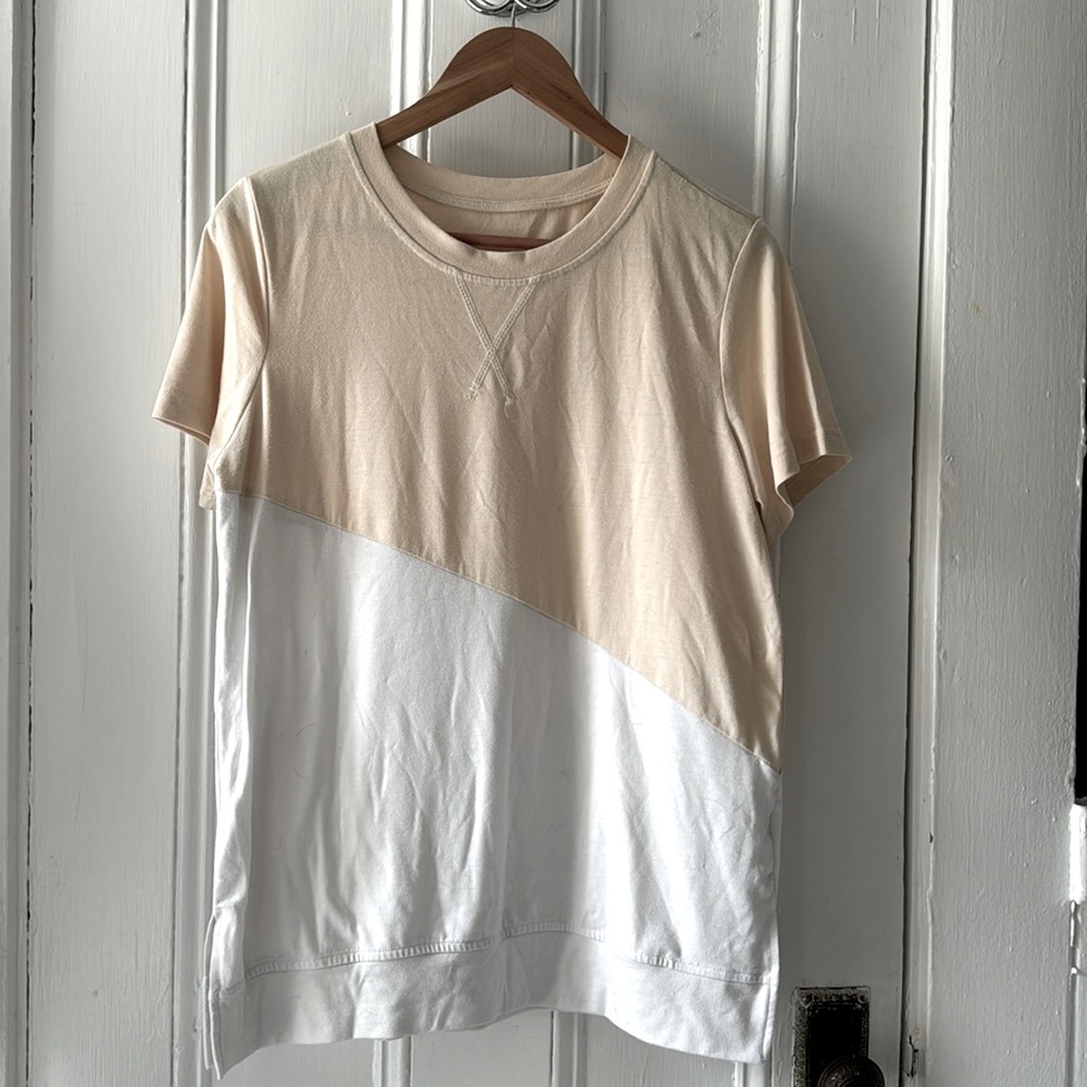 Two toned jersey T-shirt.